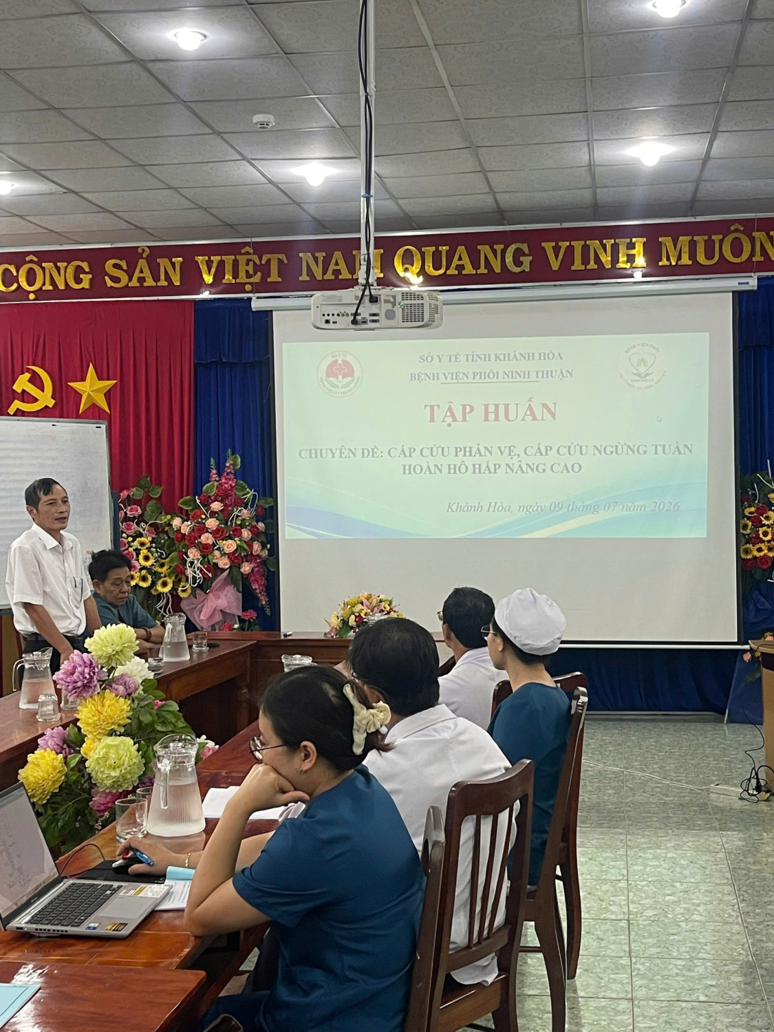 BỆNH VIỆN PHỔI NINH THUẬN TỔ CHỨC TẬP HUẤN CHUYÊN ĐỀ CẤP CỨU PHẢN VỆ, CẤP CỨU NGỪNG TUẦN HOÀN HÔ HẤP NÂNG CAO